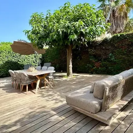 House In Residence With Pool And Tennis Daire