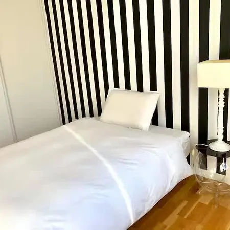 House In Residence With Pool And Tennis Appartement